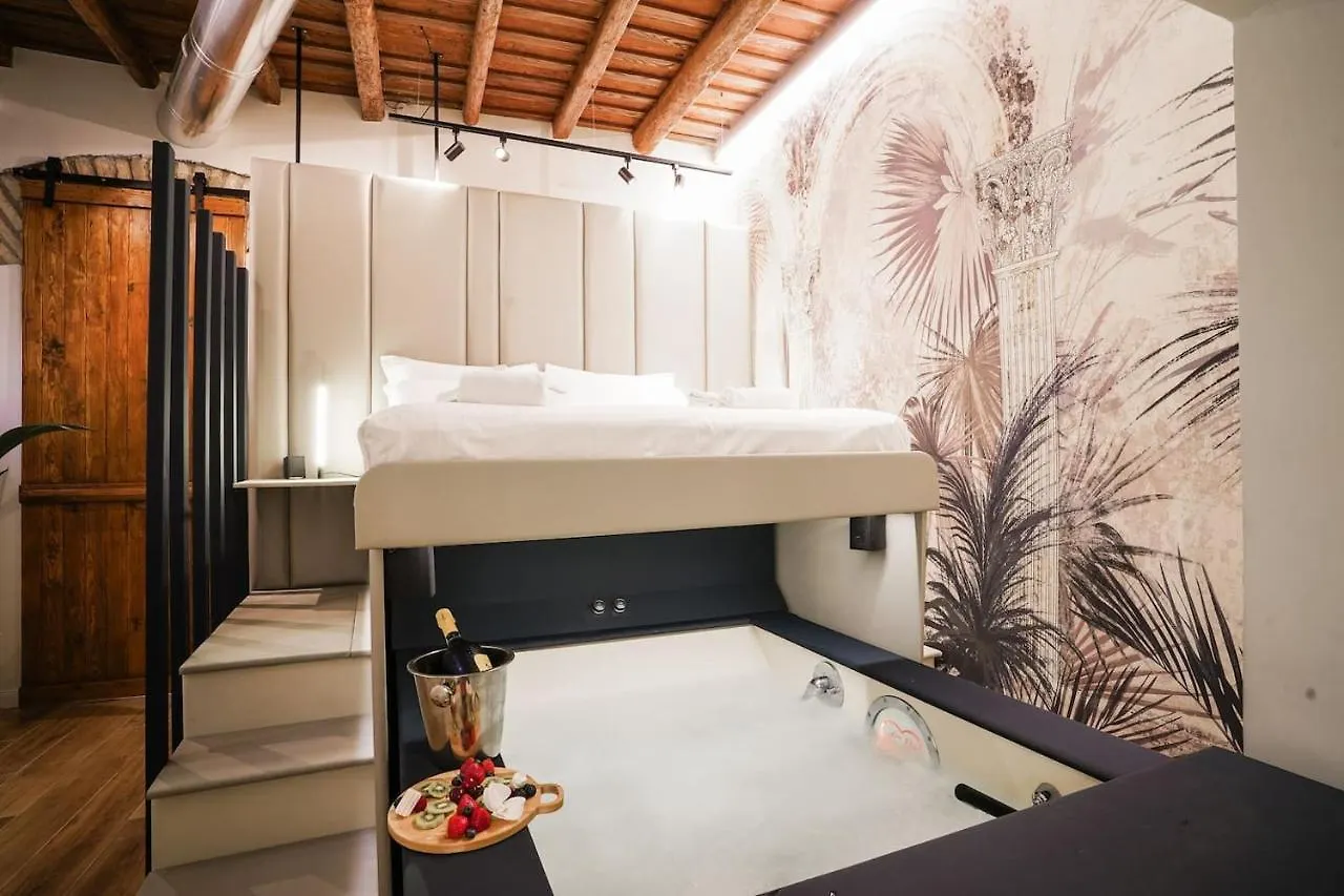 Suite Del Grillo - Fori Imperiali - Il Nido D'Amore Rome Apartment